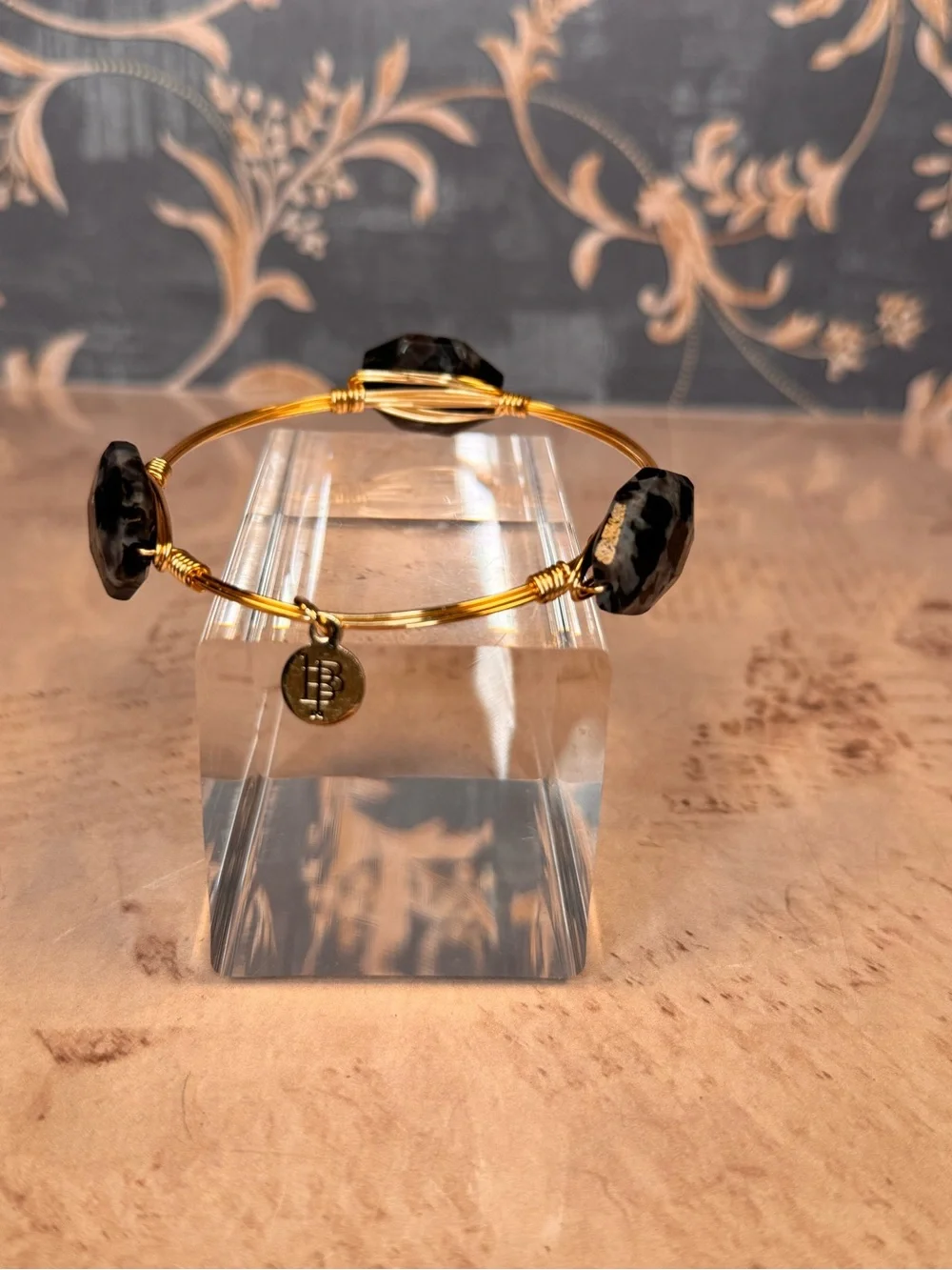 Bourbon & Boweties Gold Wire Stone Bangle Bracelet C30